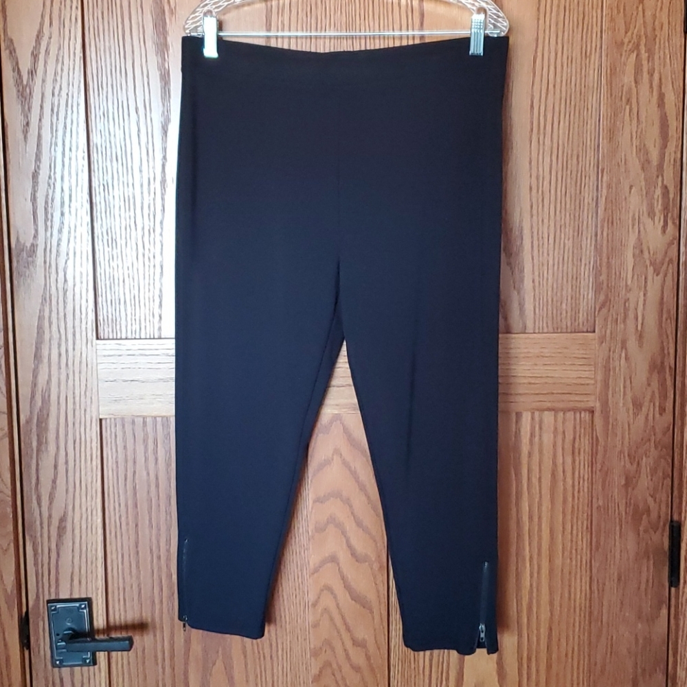 Capris, Navy Blue, ankle zippers, pull-on